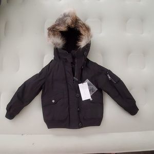 Nwt children's Burberry black coat 4t
